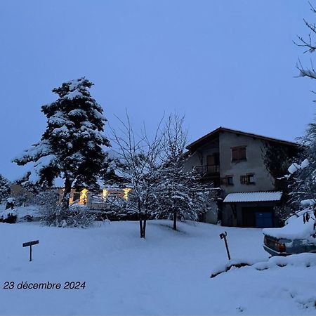 Appartement Dans Maison Brié-et-Angonnes Exterior photo