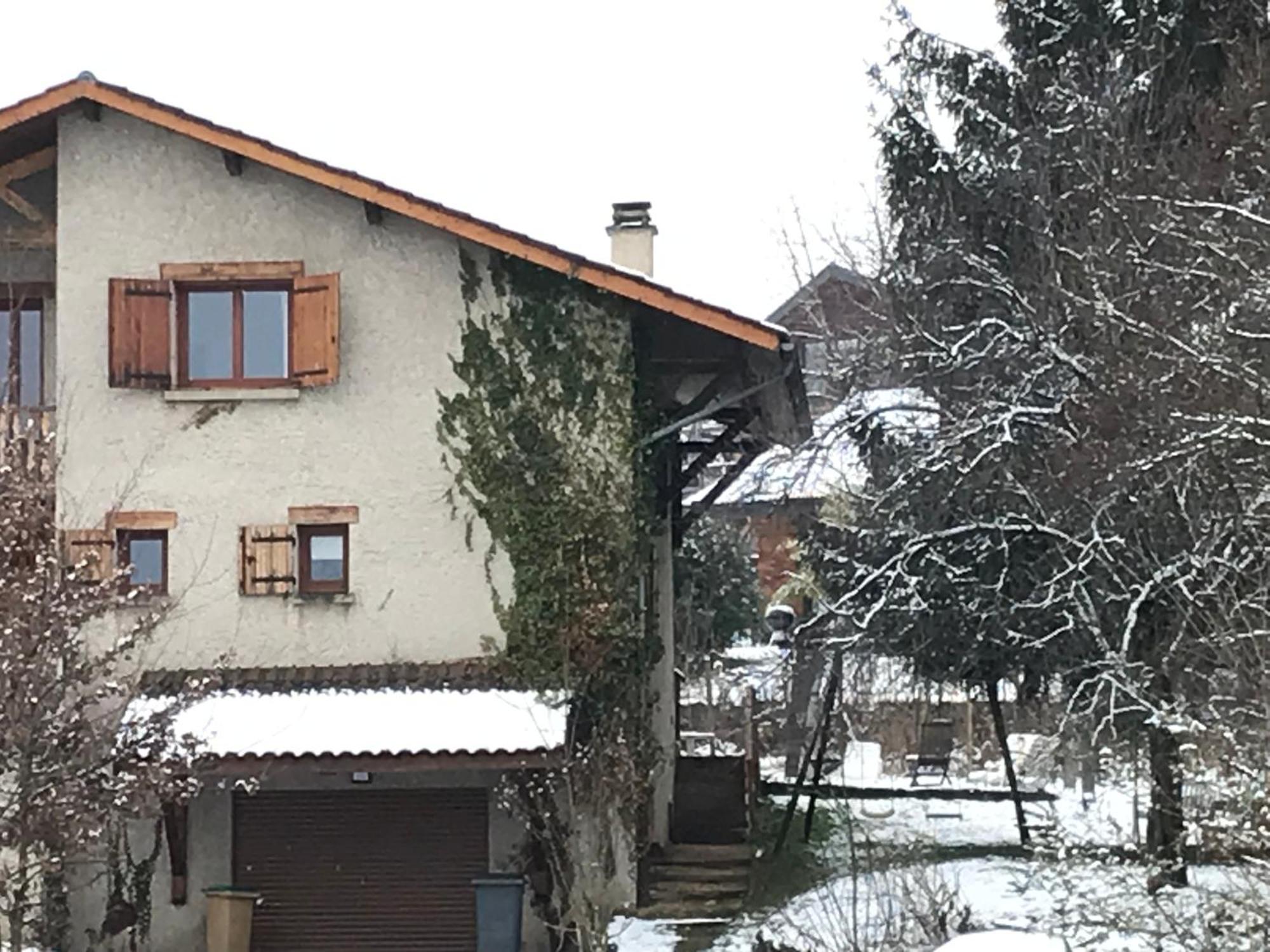 Appartement Dans Maison Brié-et-Angonnes Exterior photo